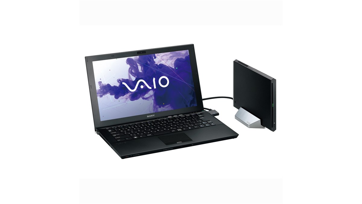 ソニー、携帯性と高性能を両立した新「VAIO Z」 - 価格.com