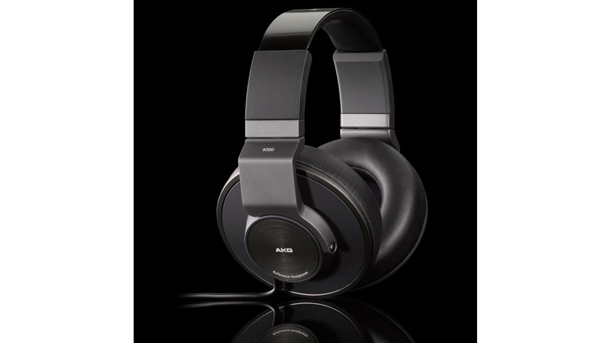 AKG、新開発50㎜径ドライバー搭載密閉型ヘッドホン - 価格.com