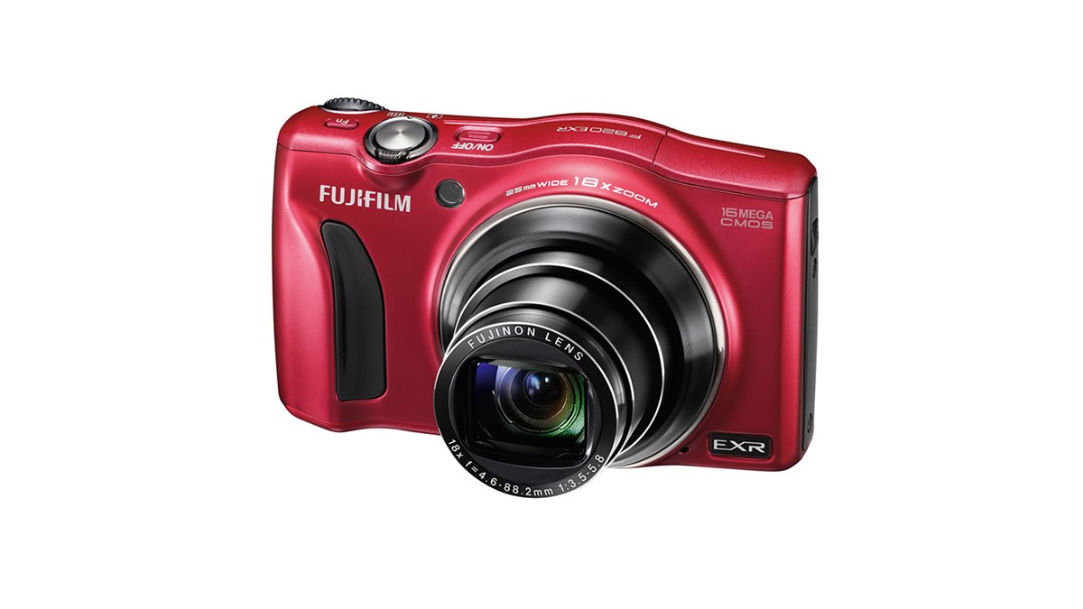 富士フイルム、0.21秒AFを実現した光学18倍ズームの「FinePix