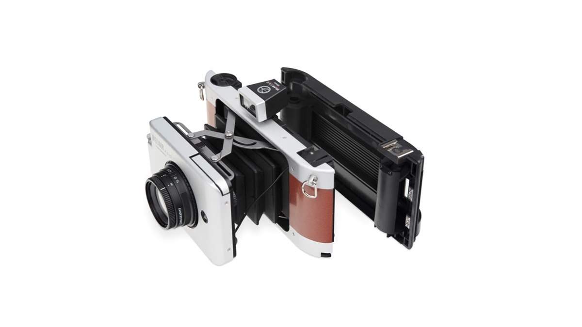 ロモ、「Belair X 6-12」でパノラマ写真が撮れるカメラバック