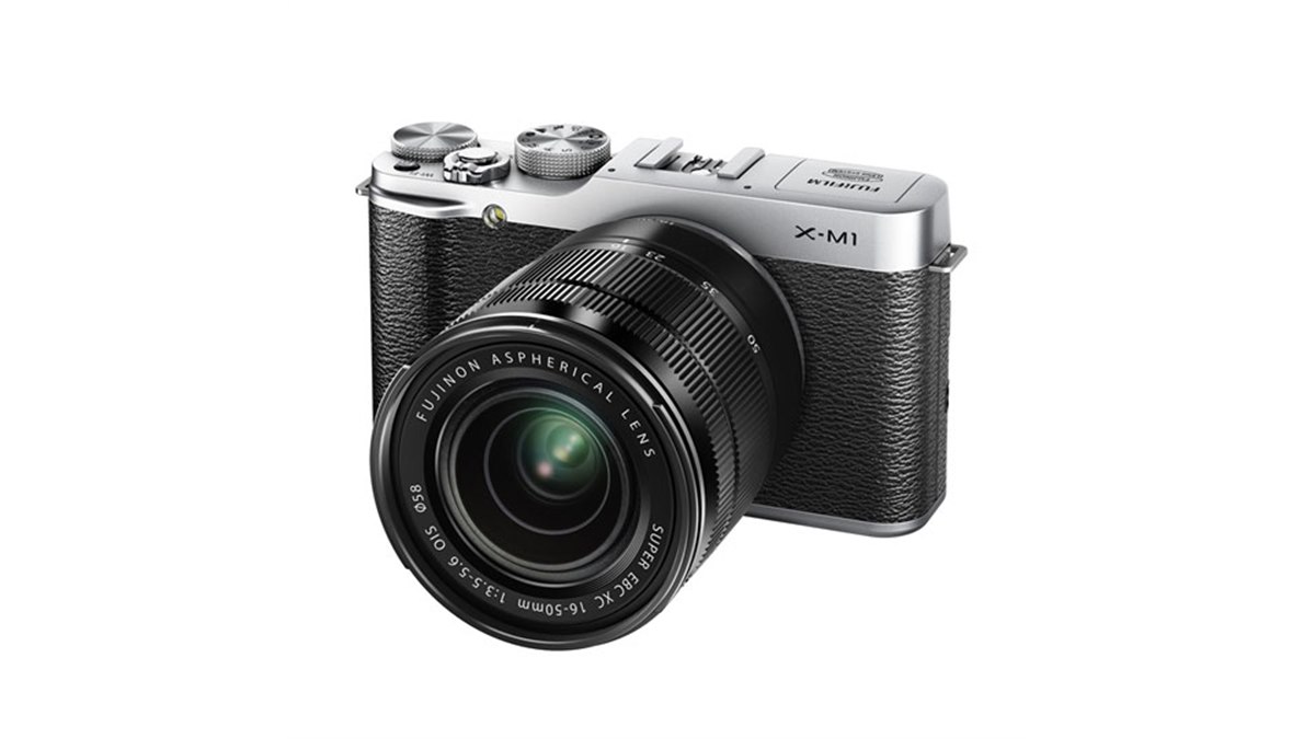 富士フイルム、Wi-Fiやチルト液晶を搭載した一眼カメラ「X-M1