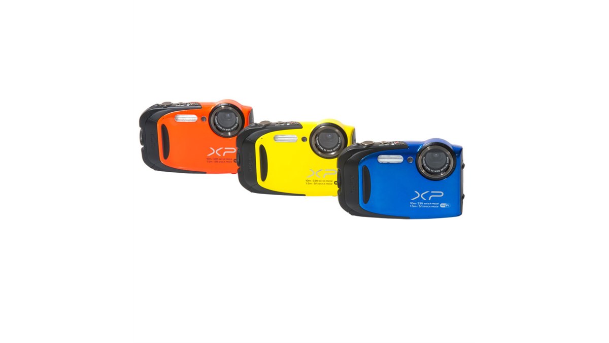 富士フイルム、水深10mの防水タフネスデジカメ「FinePix XP70