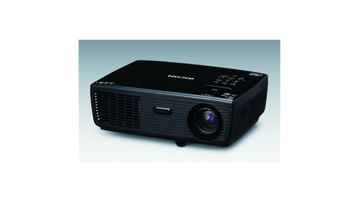 リコー、2800ルーメンのSVGA対応プロジェクター「RICOH PJ K110 リコー、2800ルーメンのSVGA対応プロジェクター「RICOH PJ K110