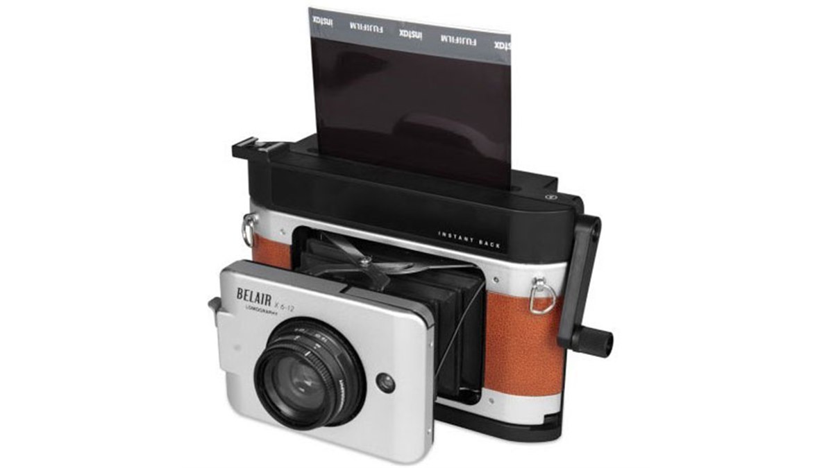 【セール】中盤フィルム　トイカメラ　lomography BELAIR 6x12 ロモ、「Belair X 6-12」でパノラマ写真が撮れるカメラバック