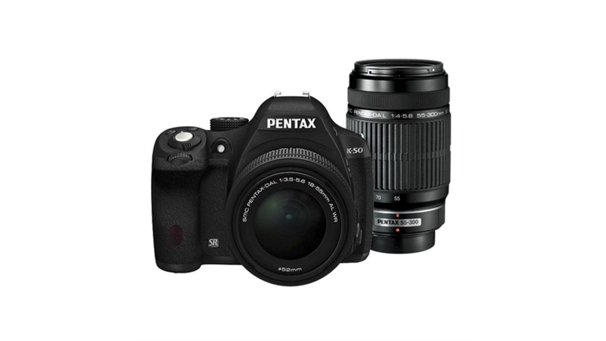 リコー、「PENTAX K-50」に「55-300」付きダブルズームキットを