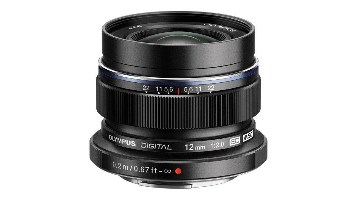 M.ZUIKO DIGITAL ED 12mm F2.0 黒 写欲をかき立てる、存在感を持った広角単焦点――オリンパス「M.ZUIKO
