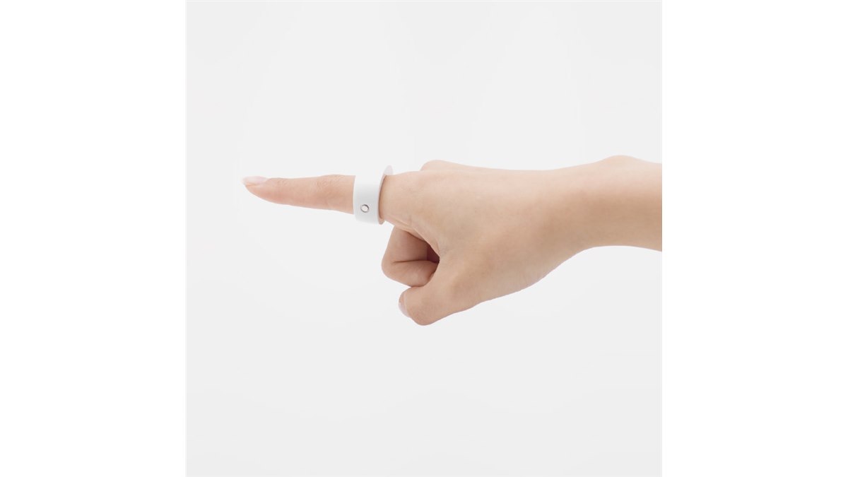ログバー、指1本で操作できる指輪型ウェアラブル「Ring ZERO」 - 価格.com
