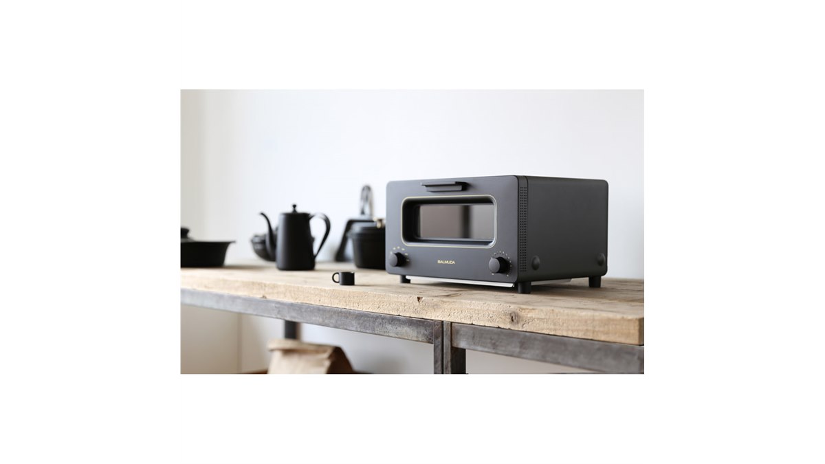バルミューダ、税別22,900円でスチーム機能を搭載したトースター