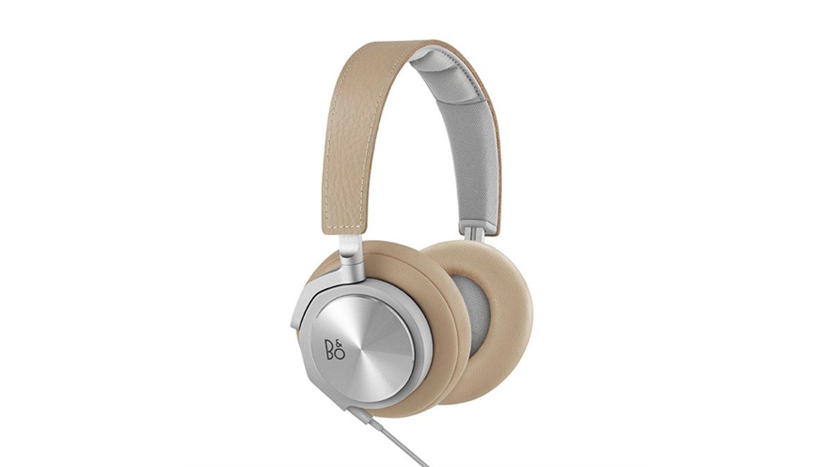 B&O Play、味わいの深まる2種類の牛皮を採用したヘッドホン「H6