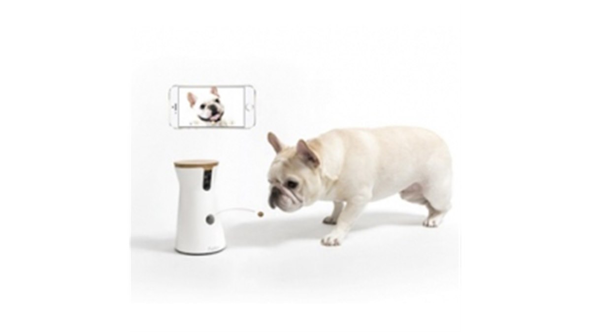 Furbo dog camera ファーボ おやつが飛び出す！世界初 双方向会話 フル