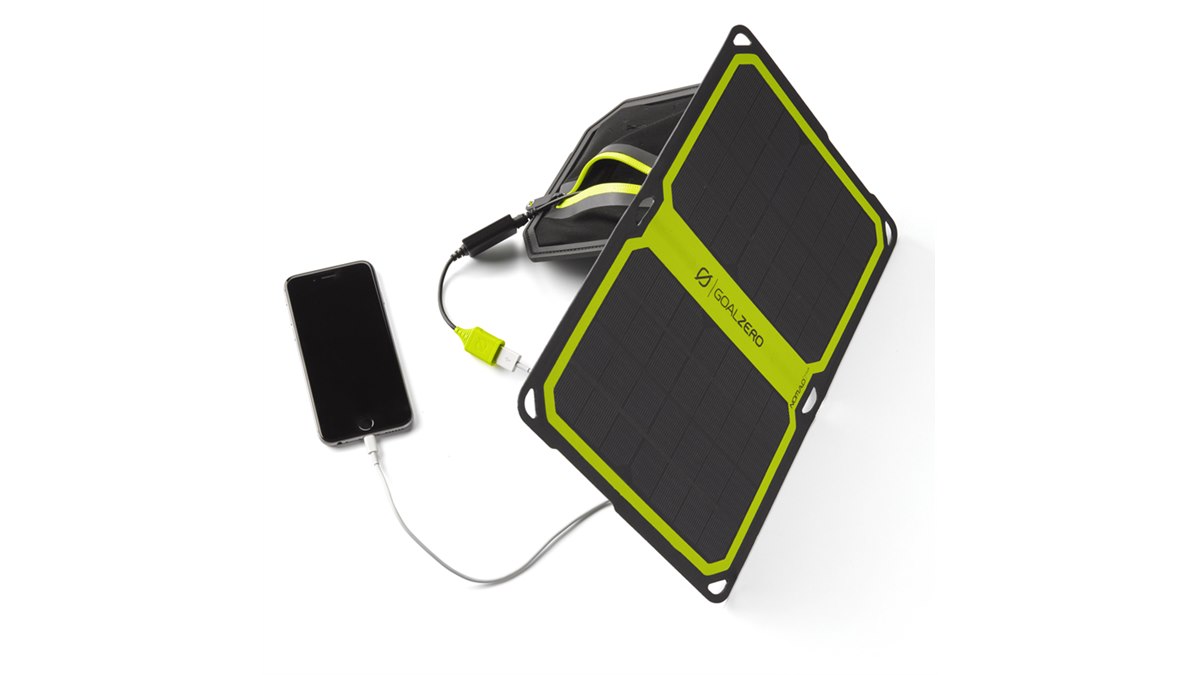 Goal Zero、最大出力7Wの折りたためるソーラーパネル - 価格.com