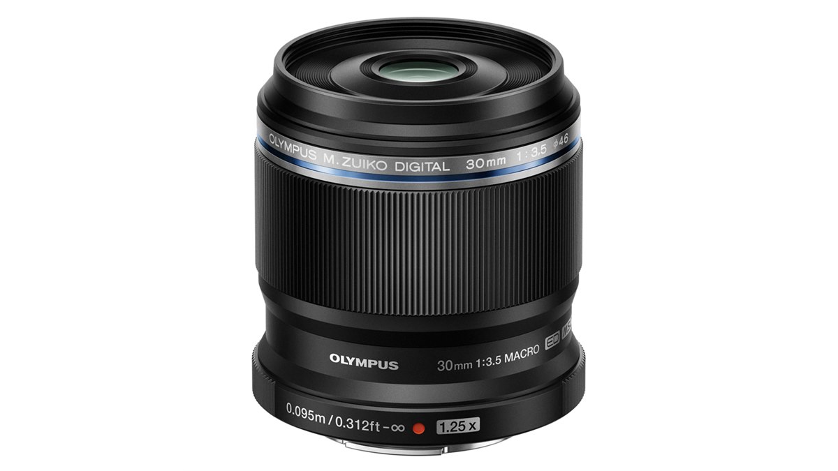 オリンパス、最大倍率1.25倍のマクロレンズ「30mm F3.5 Macro