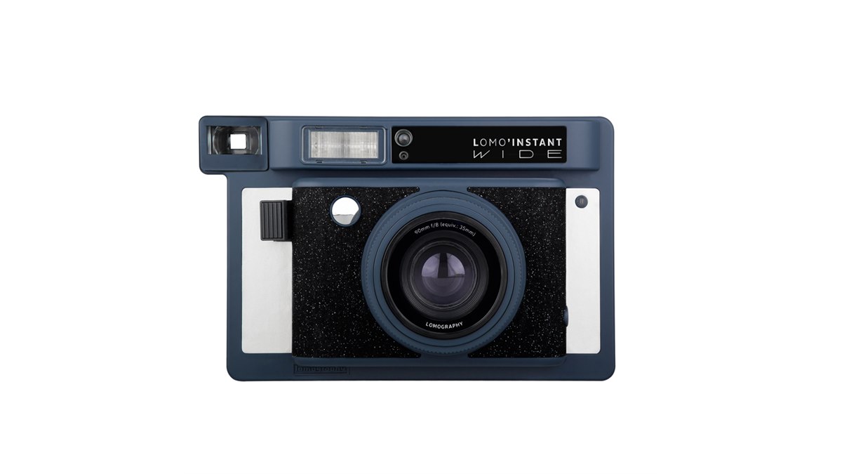 摩天楼の輝き」にインスパイアされた、ワイド対応インスタントカメラ