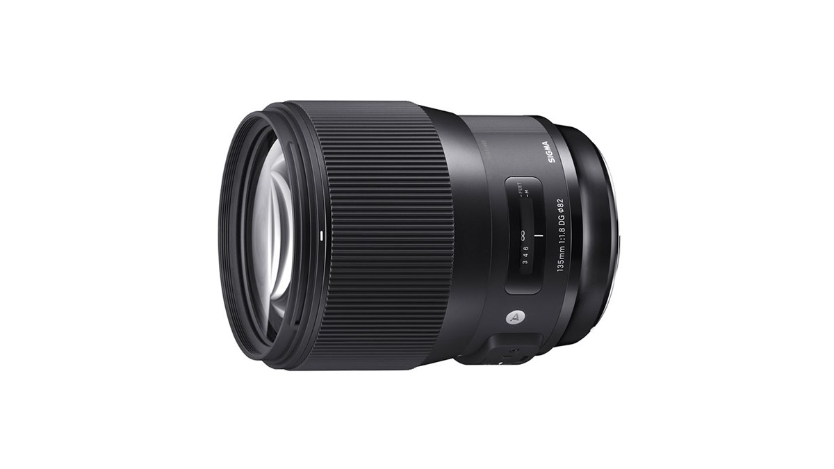 SIGMA 135mm F1.8 DG 単焦点レンズ 01.jpg