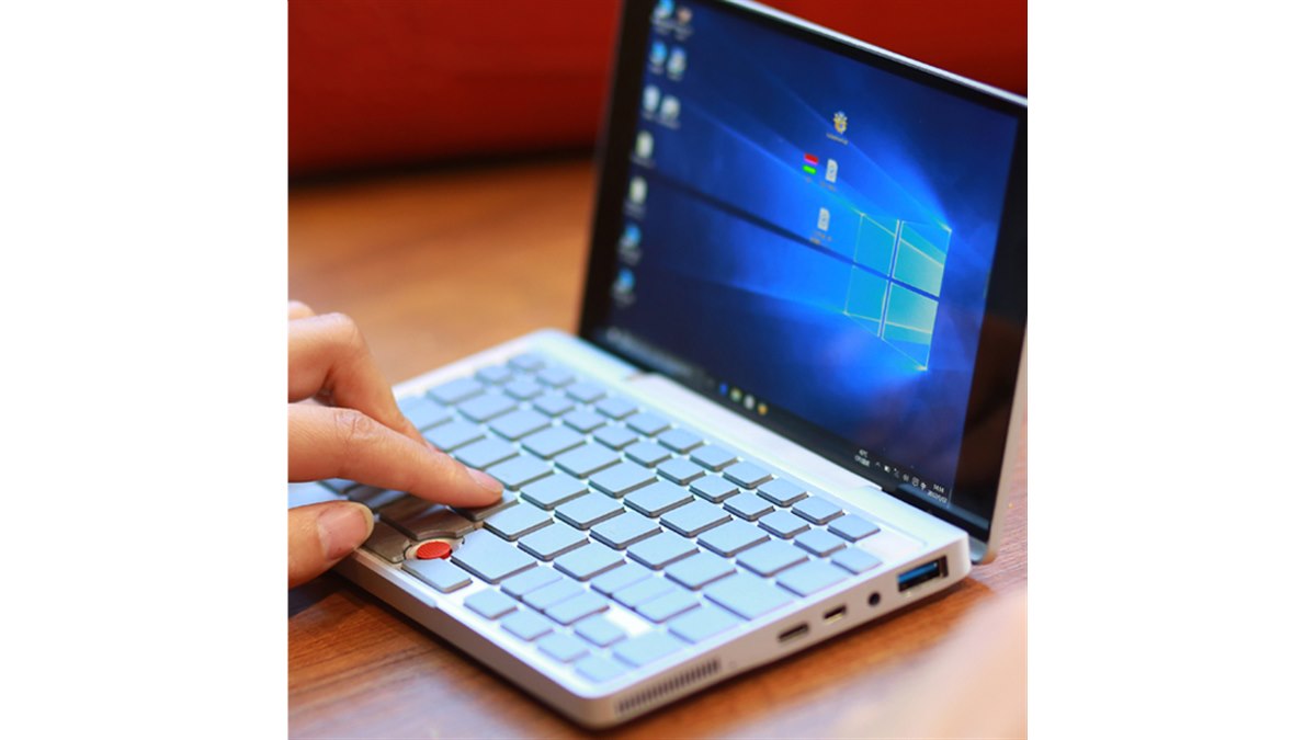 GPD Pocket UMPC 初代モデル 動作確認済み 付属品全てオリジナル品 GPD Pocket UMPC 初代モデル 動作確認済み 付属品全てオリジナル品
