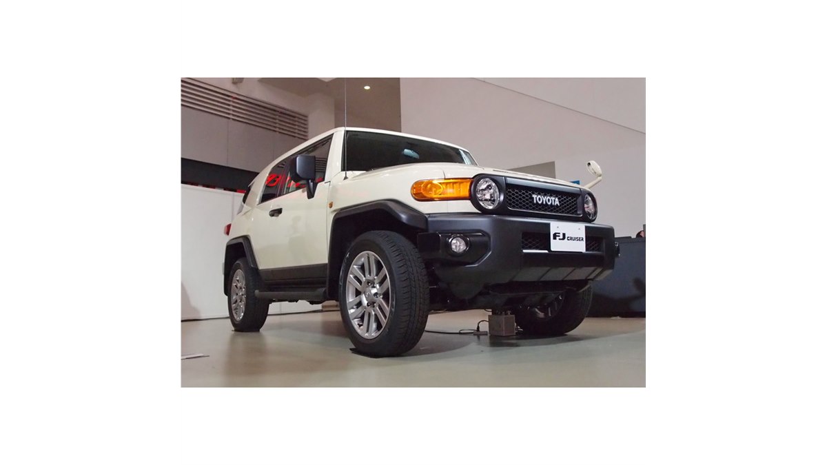 FJクルーザー　ファイナルエディション　純正流用　新車外し超美品 ベージュ×ブラックの特別な「FJクルーザー」登場 - 価格.com