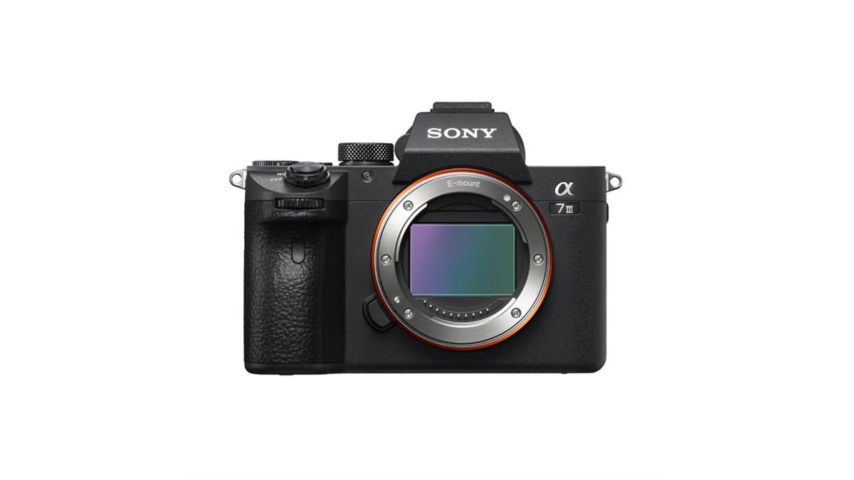 ソニー、35mmフルサイズミラーレスの“ベーシックモデル”「α7 III