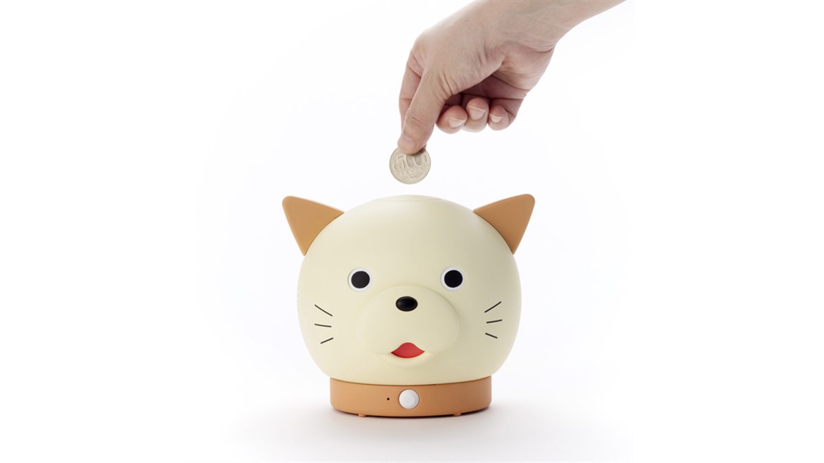 貯金額や天気・ニュースを教えてくれるスマート貯金箱「バンクワン