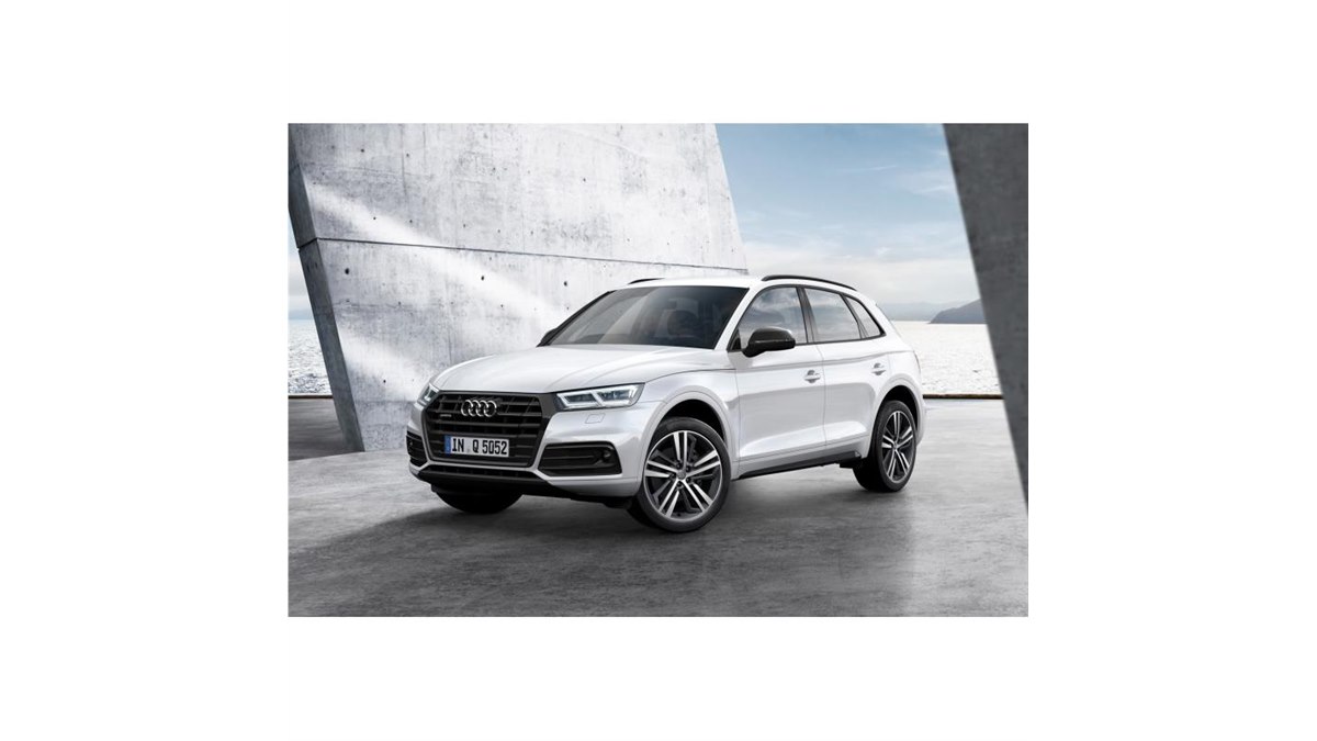 AUDi アウディ Q5 1/32 ミニカー 全3色 ライト点灯 エンジン