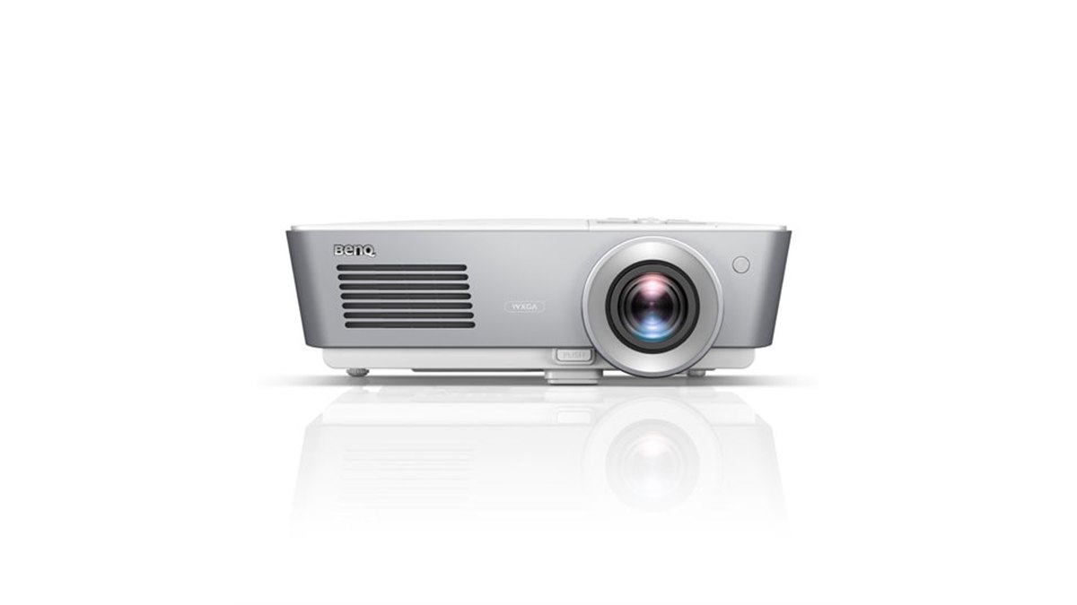 BenQ、5500ルーメンの高輝度プロジェクター「SU765」 - 価格.com