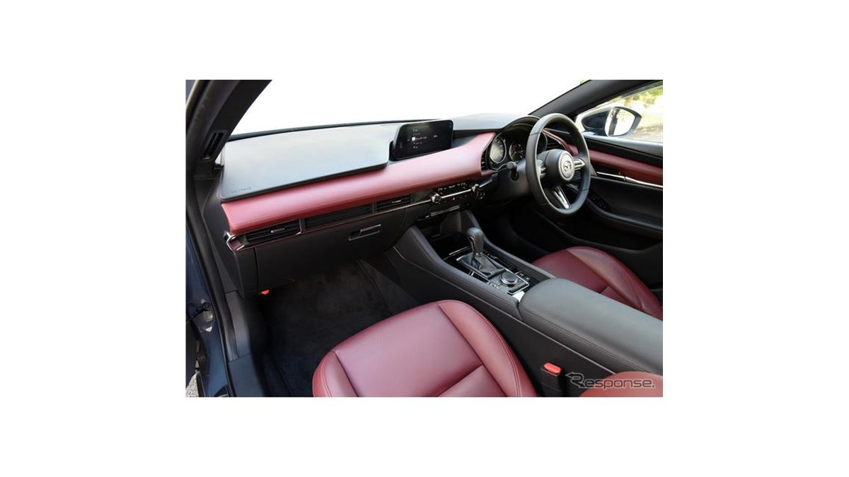 マツダ3 新型】ハッチバックに“特別な赤革内装”…Burgundy Selection