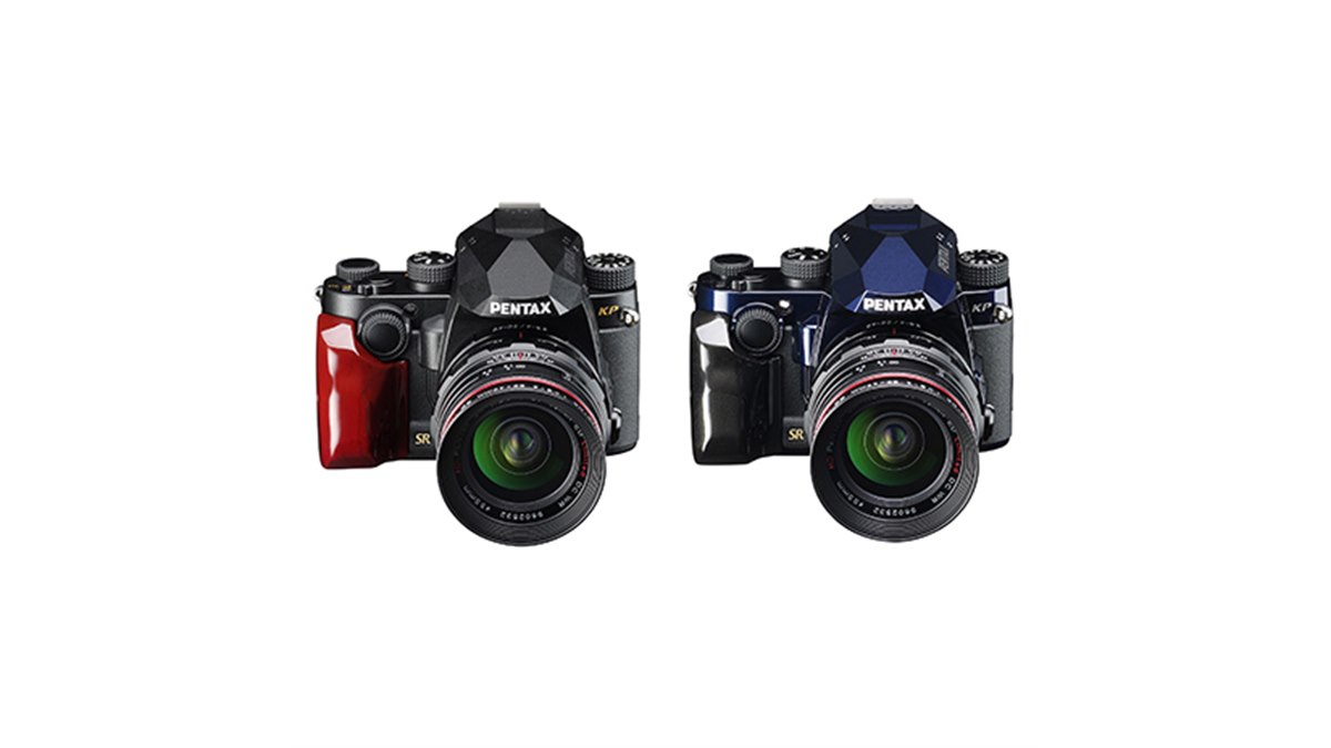リコー、特別色の塗装とカスタムパーツを装着した「PENTAX KP