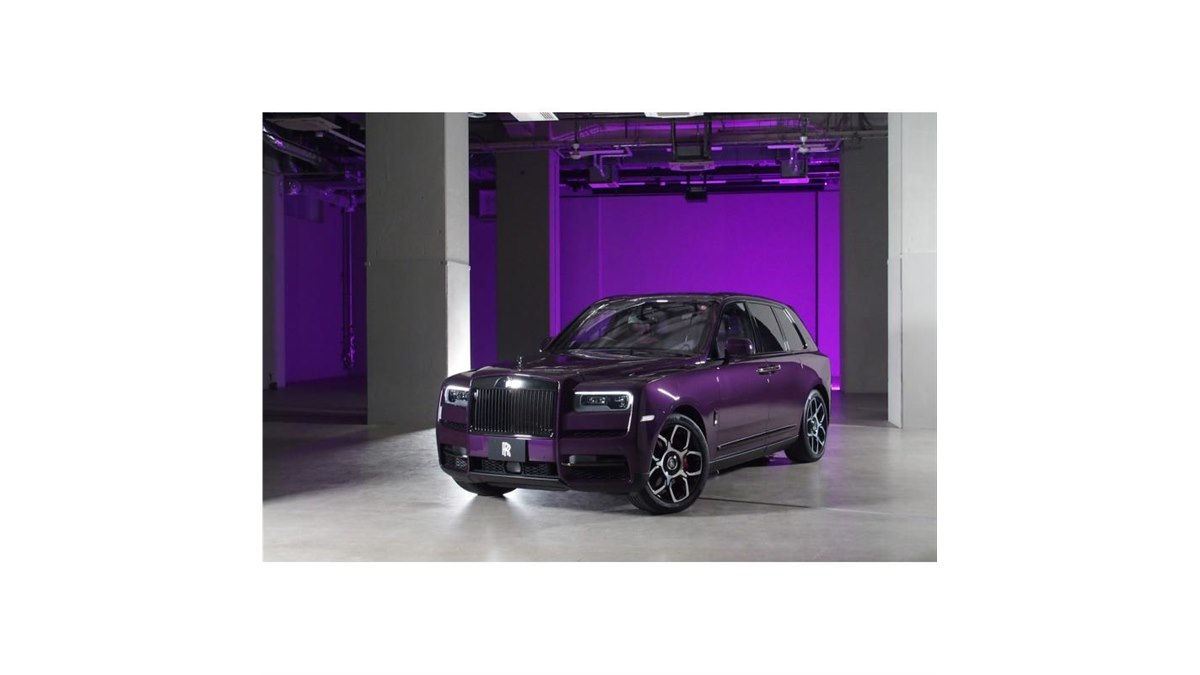 ロールス・ロイスがSUV「カリナン」に黒でコーディネートした
