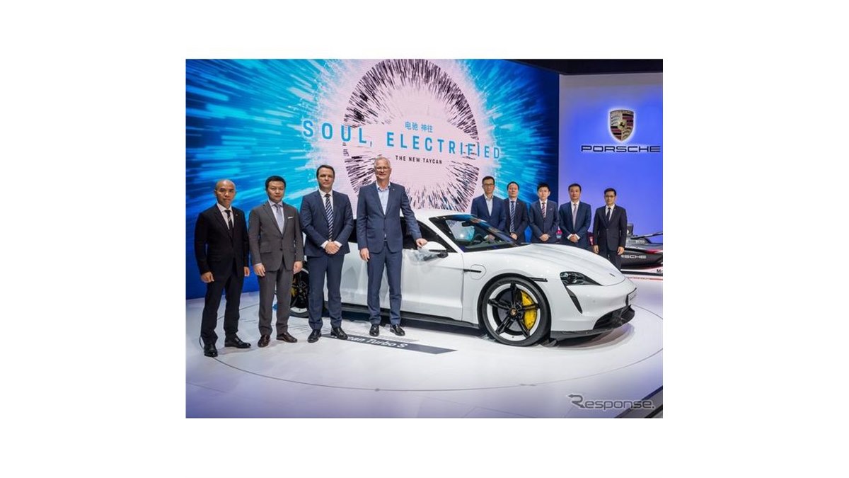 ドラッグレース！ポルシェ PORSCHE 9J1 ポルシェ タイカン ターボS 21 