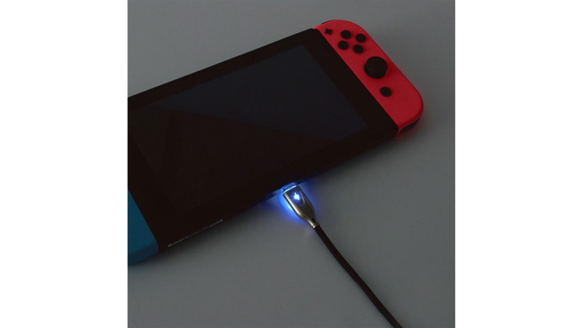 ゲームテック、Nintendo Switchの充電状態を光って知らせるType-C