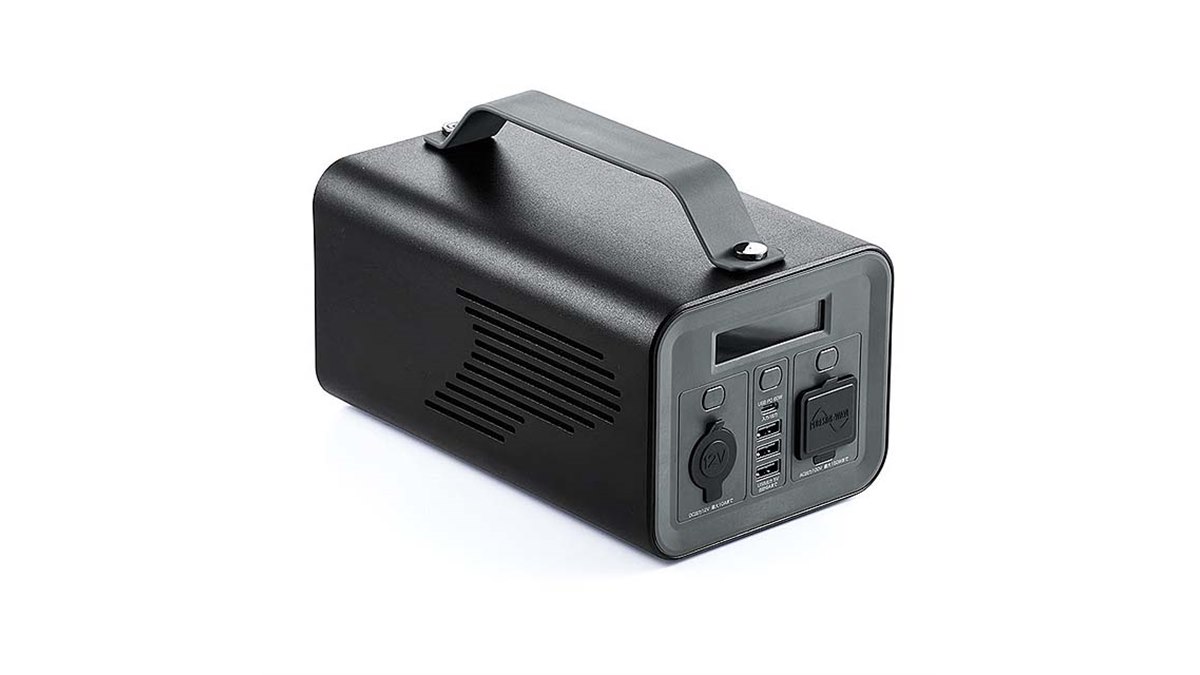 サンワ、コンセントなど4種類の出力に対応したポータブル電源「700