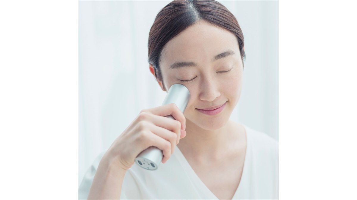 I-ne、「SALONIA」初のイオン導入美顔器「SMART MOISTURE DEVICE