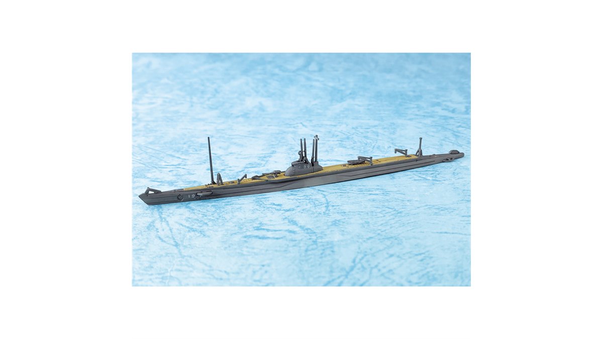 竣工時/戦時改装後仕様より選択式の「日本海軍潜水艦 伊156」模型