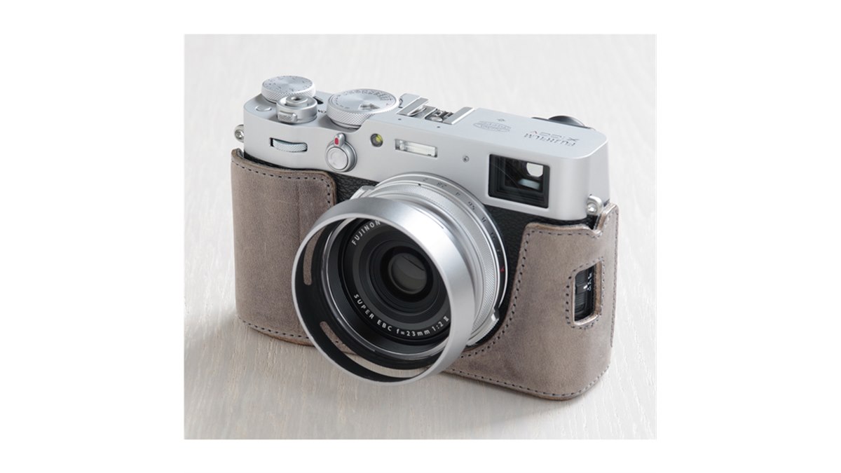 ❁美品❁FUJIFILM FinePix X100 シルバー レザーケース付き Fujifilm FinePix x100 シルバー デジタルカメラ 中古】 【良品】 フジ
