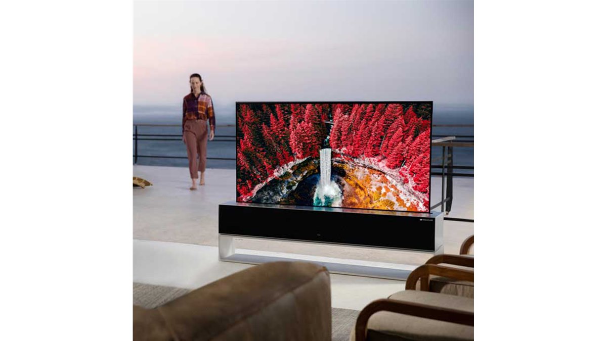 約900万円以上、ロール収納式の65型有機ELテレビ「LG SIGNATURE OLED R」 - 価格.com