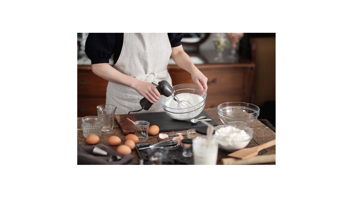 貝印、「混ぜる」「泡立てる」に特化した「SMART&COMPACT HAND MIXER