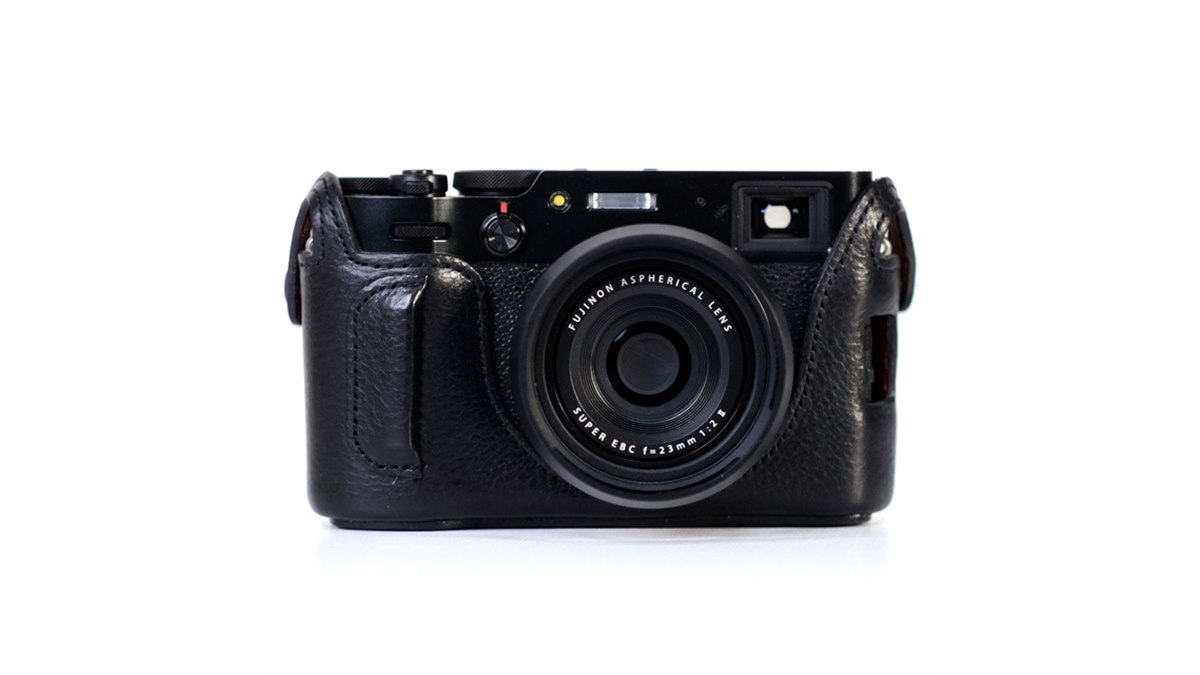 FUJIFILM X100F/X100V 純正レザーケース黒 ストラップ付 FUJIFILM X100F/X100V 純正レザーケース黒 ストラップ付
