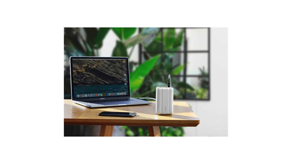 二子玉川蔦屋家電、Zendureのモバイルバッテリー「SuperTank Pro」展示