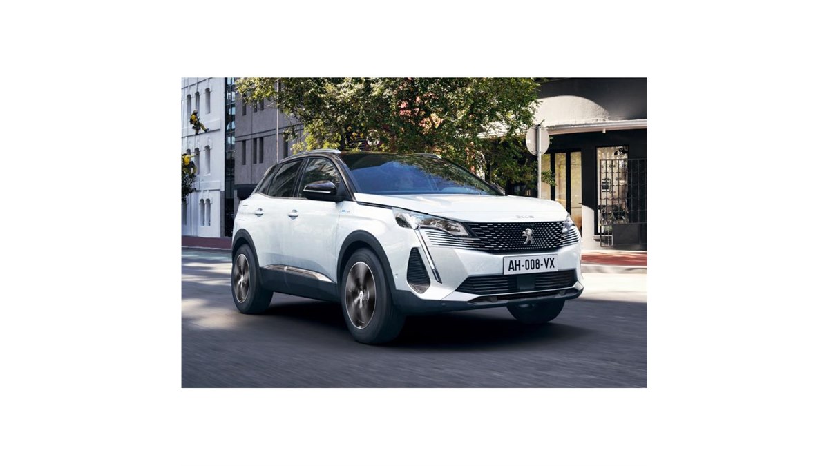 プジョーがコンパクトSUV「3008」の改良モデルを発売 プラグイン