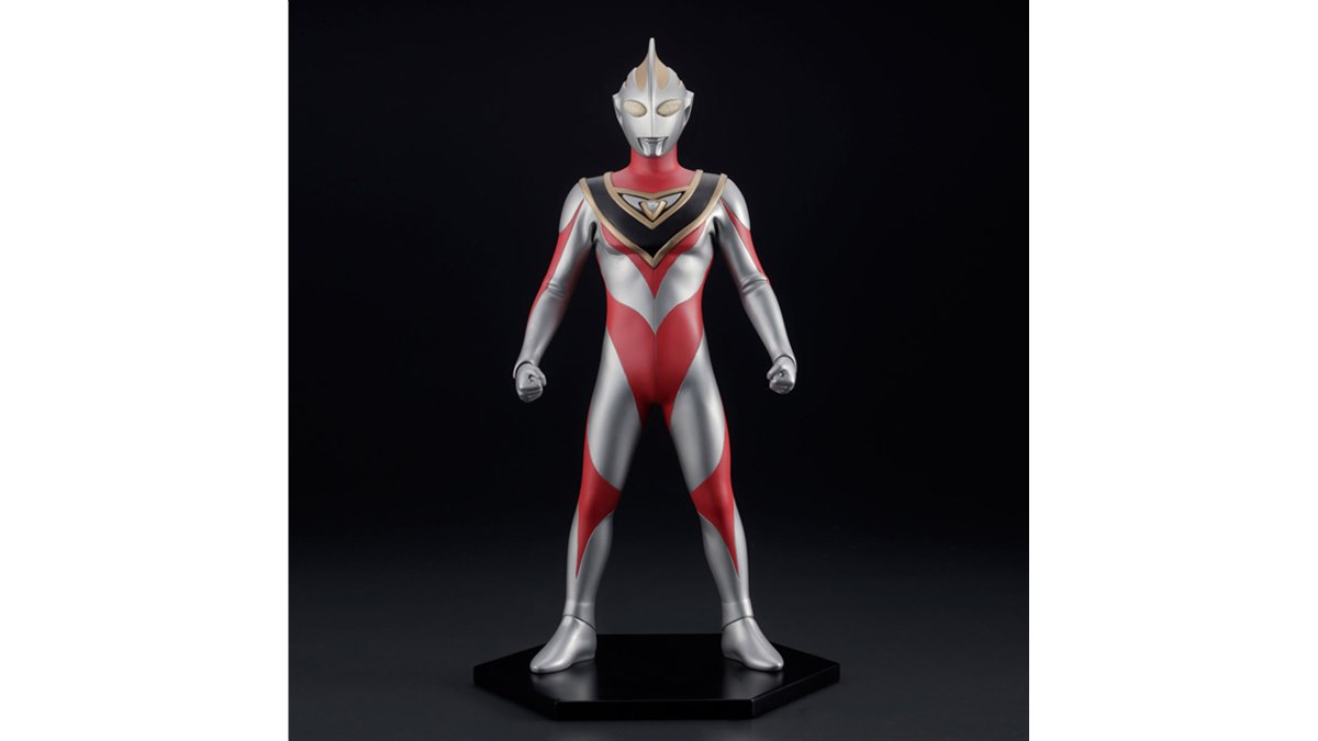 海洋堂、青い光を受け取りバージョンアップした「ウルトラマン
