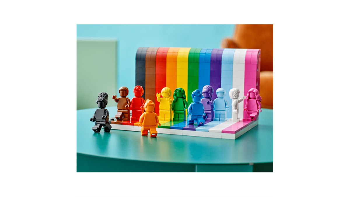 レゴ、LGBTQIA+の象徴「レインボーフラッグ」をモチーフにしたレゴ