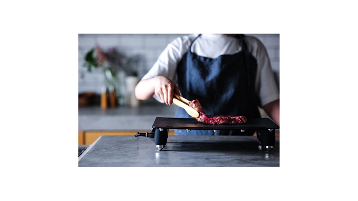 極薄ヒーターを採用したホットプレート「abien MAGIC GRILL」が7/15