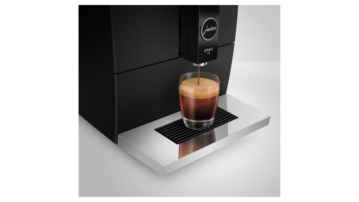 JURA、“ブラックコーヒーに特化”した全自動コーヒーマシン「ENA 4