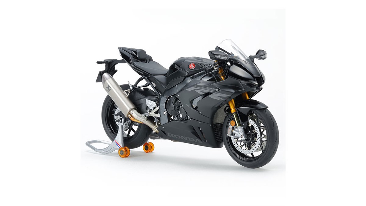 マットパールモリオンブラックをイメージした「CBR1000RR-R FIREBLADE」1/12模型 - 価格.com