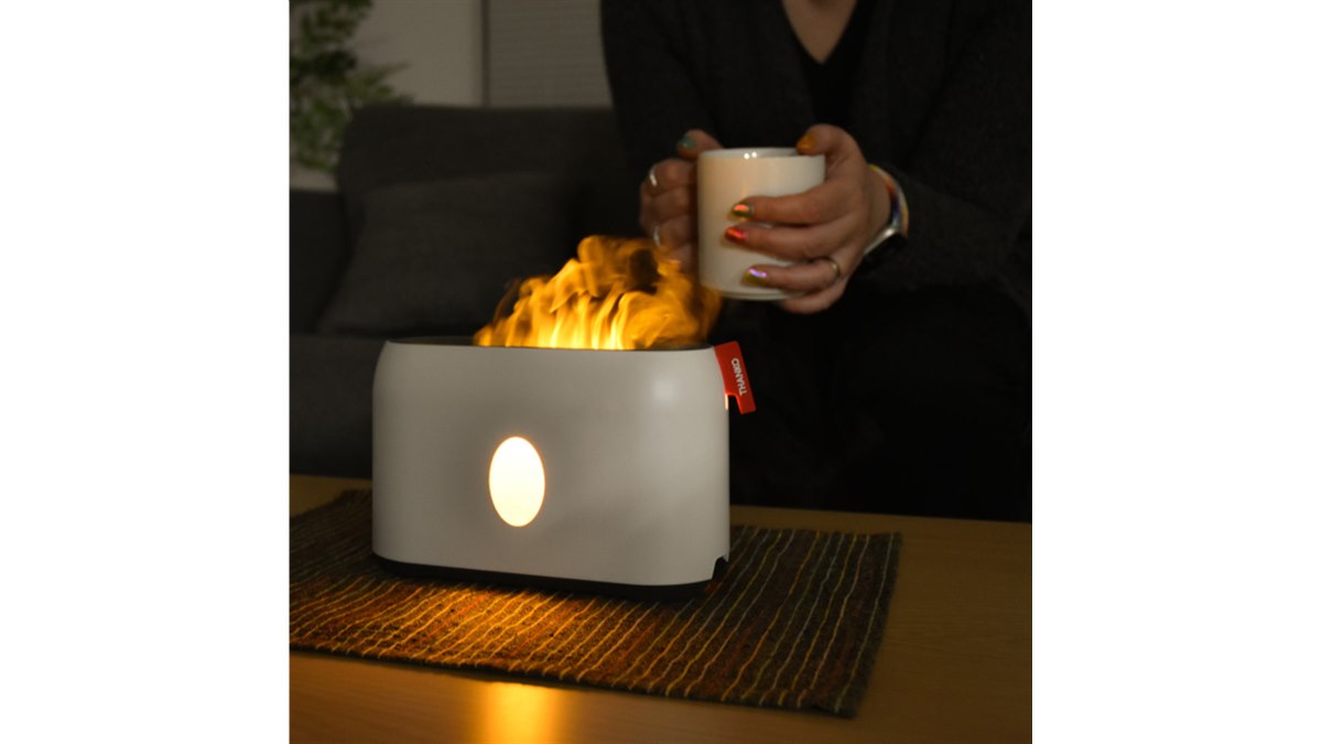 炎のゆらめきを再現、サンコーがミニ加湿器「ミストでTAKIBI」を5,480