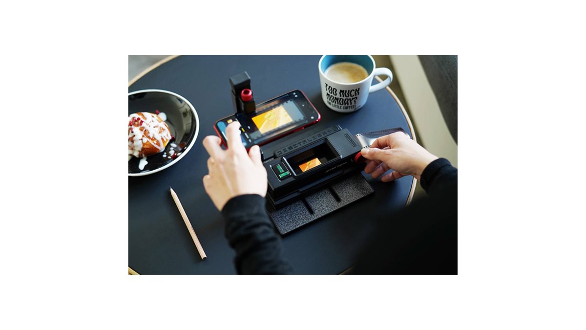 ロモ、スマホやデジカメで高画質スキャンできるフィルムスキャナー