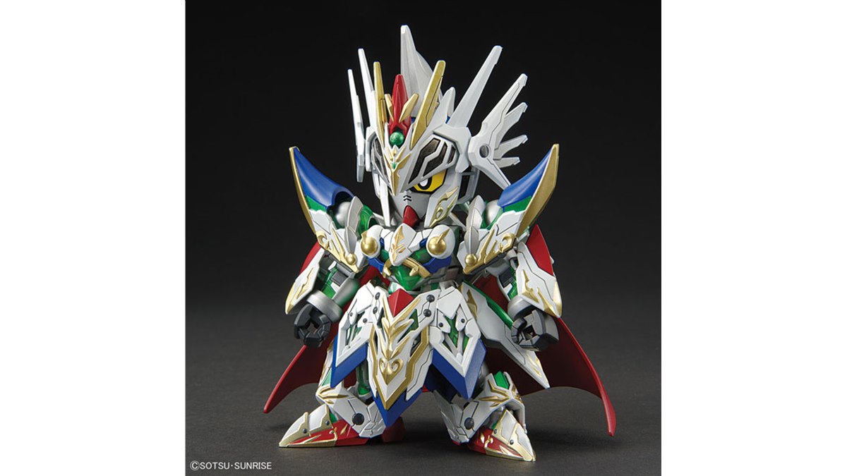 バンダイ、大剣を装備した「SDW HEROES ナイトストライク