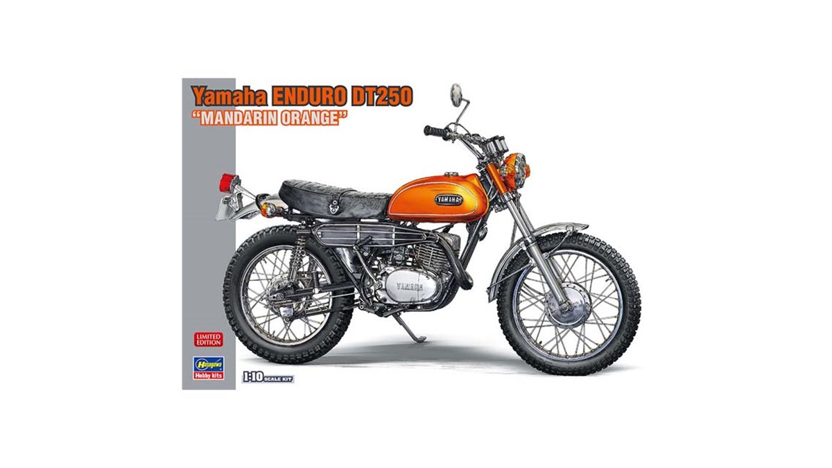 ハセガワ、マンダリンオレンジの「ヤマハ トレール DT250」1/10模型を