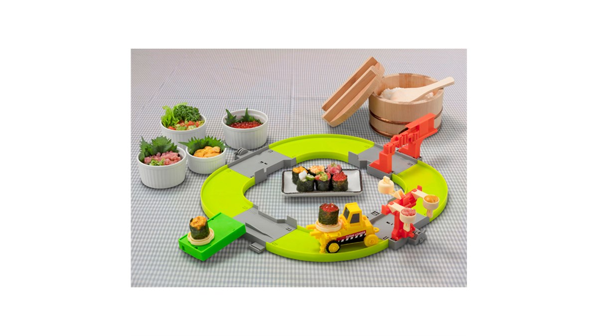 タカラトミー、レールを走りながら自動で“のりまき”が作れる「クルクル