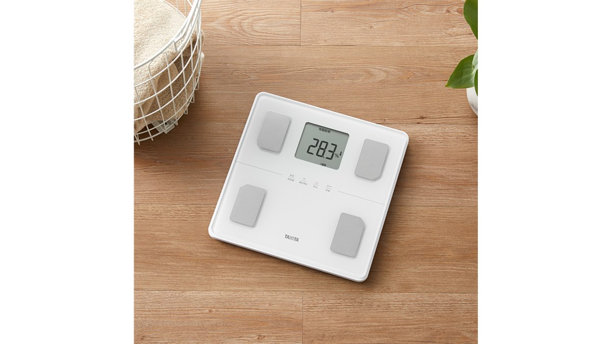 タニタ 体重計 体組成計 スマホ連動【業界初 脚点判定（体重を支える足