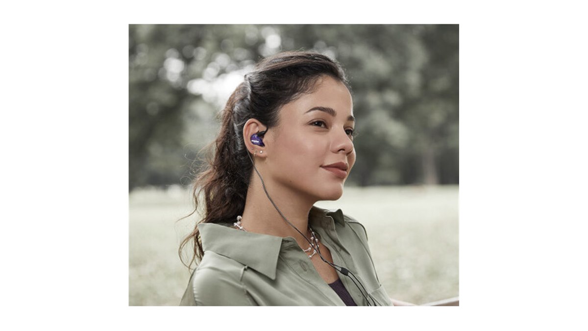 美品☆ Shure シュア SE215 スペシャルエディション 高遮音性イヤホン 20220920115513_104_.jpg